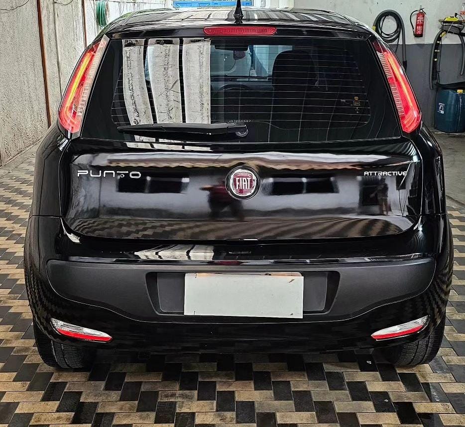FIAT PUNTO ATTRACTIVE 1.4 EVO FIRE 8V FLEX 4P MANUAL – 2013